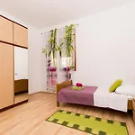 Mila A1a, A1b & A2 Appartement Trogir