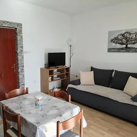 Mila A1a, A1b & A2 Trogir